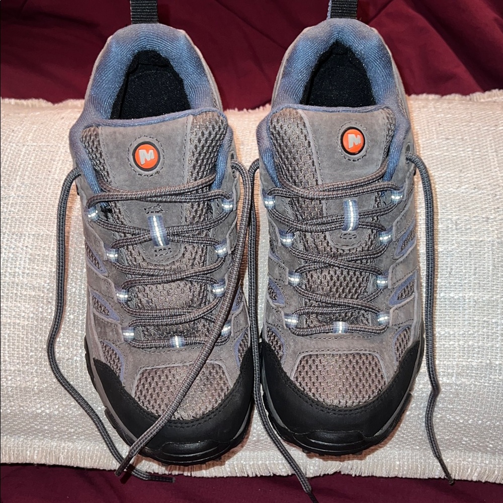 Merrell Waterproof Hiking Shoes - Women's Size 7🥾🥾